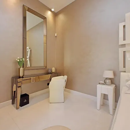 Domus Aurea Luxury Pensión