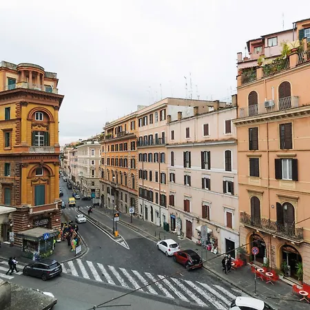 Domus Aurea Luxury Pensión Roma