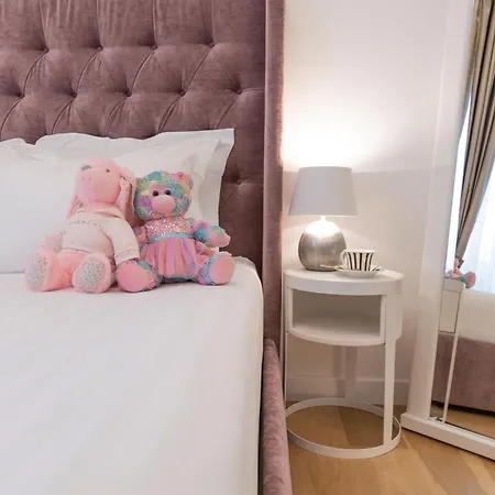 Penzion Domus Aurea Luxury Řím