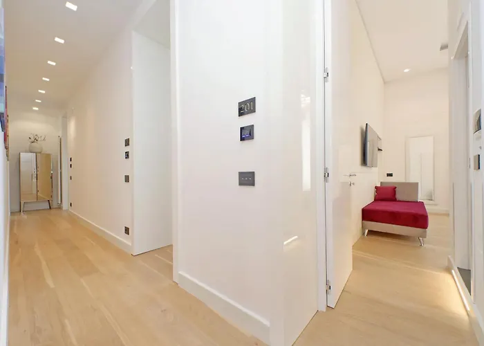 Domus Aurea Luxury בית הארחה