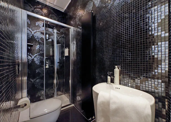 בית הארחה Domus Aurea Luxury 4*