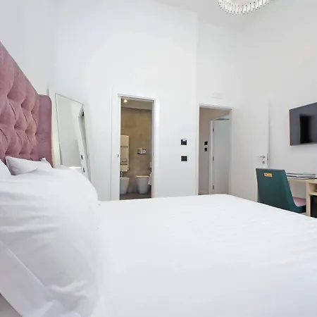 Domus Aurea Luxury Affittacamere *